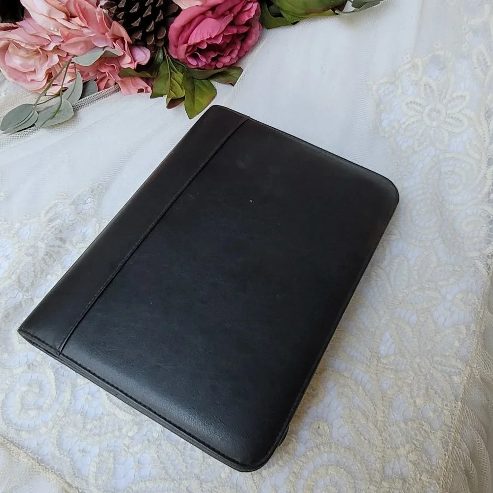 Black Day Timer Leather Planner Cover Full Zip Seam Accent Classic Timeless